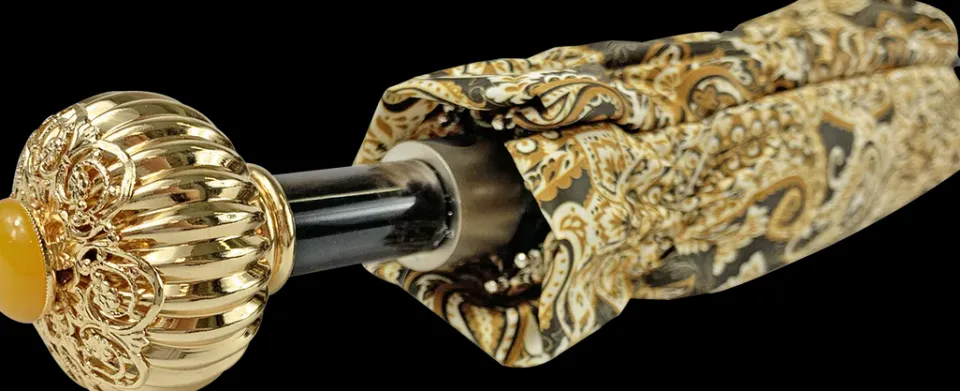 Sale Il Marchesato Design crema paisley con pietra gialla