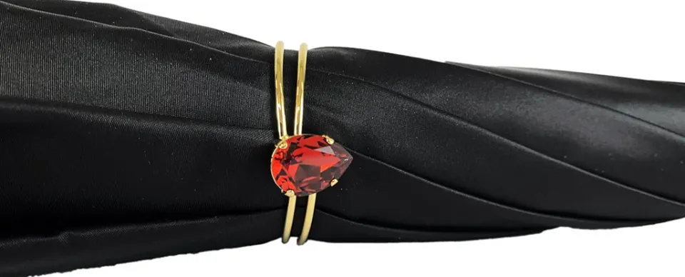 Sale Il Marchesato Fantasia giraffa nera e rossa interno