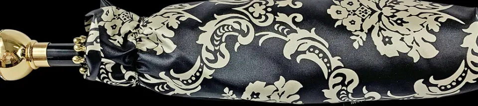 Sale Il Marchesato Ombrello nero doppio baldacchino con design damascato